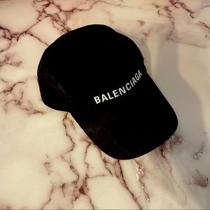 Balenciaga Cap In Black/White